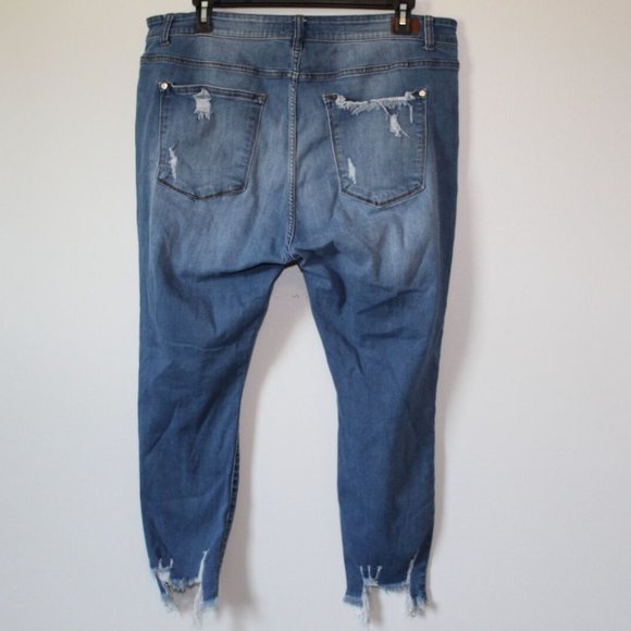 Judy Blue Mid Rise Cropped Fit Distressed Destroyed Jeans Plus Size 22W H13696 - Picture 7 of 11